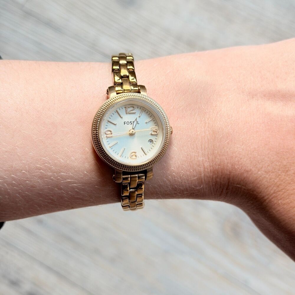 Fossil Gold Tone Bracelet Watch Women's Date Quartz Wristwatch 5.5 Inch Wrist